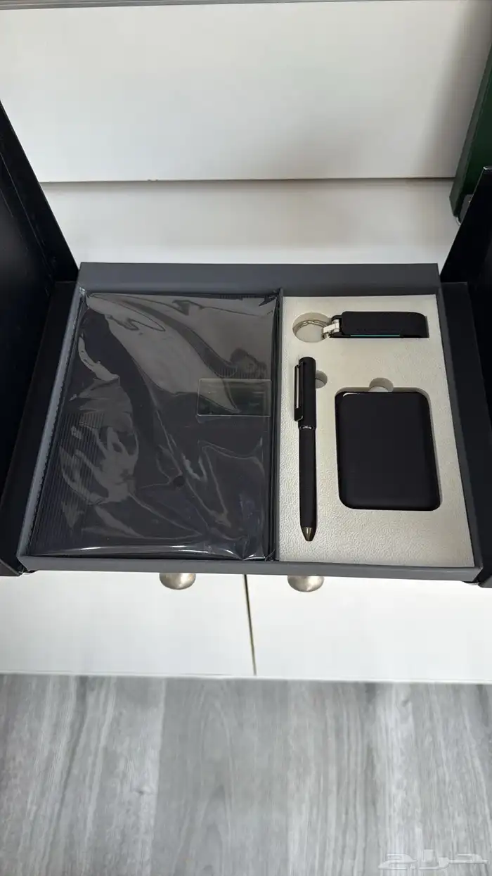 بوكسات موظفين أنيقة للاهداءات مع حفر الشعار 0