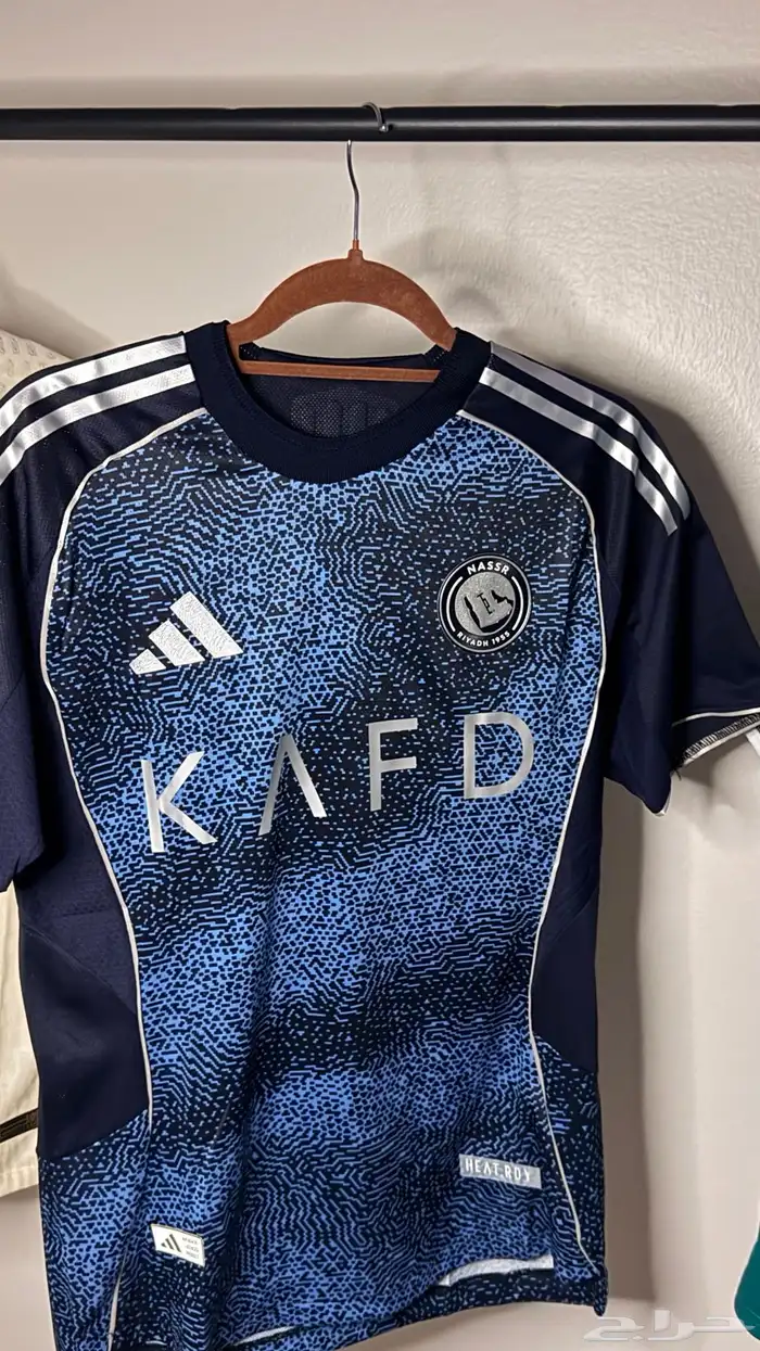 متجر تيشرتات كرة قدم 34