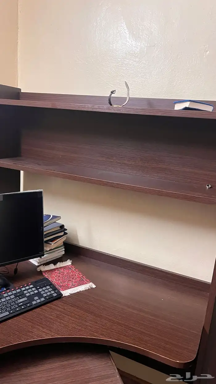 دولاب ومكتب للبيع 2