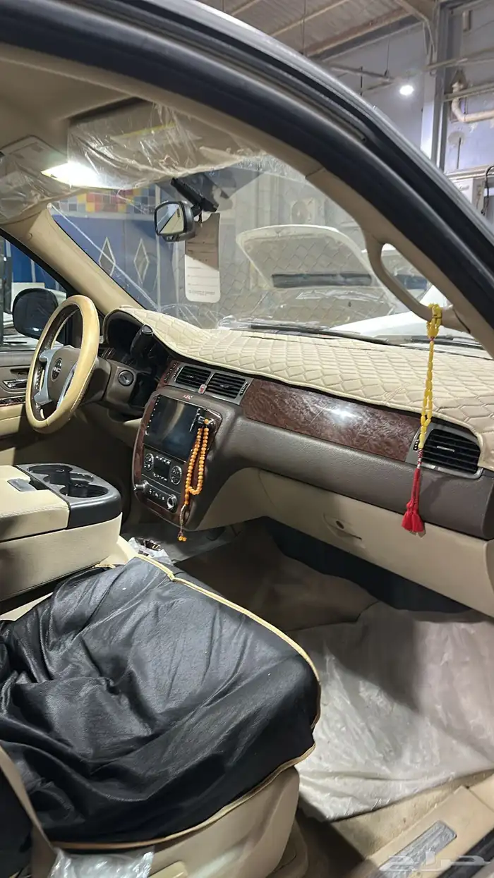 يوكن 2008 اللون ذهبي بدون دبل 1