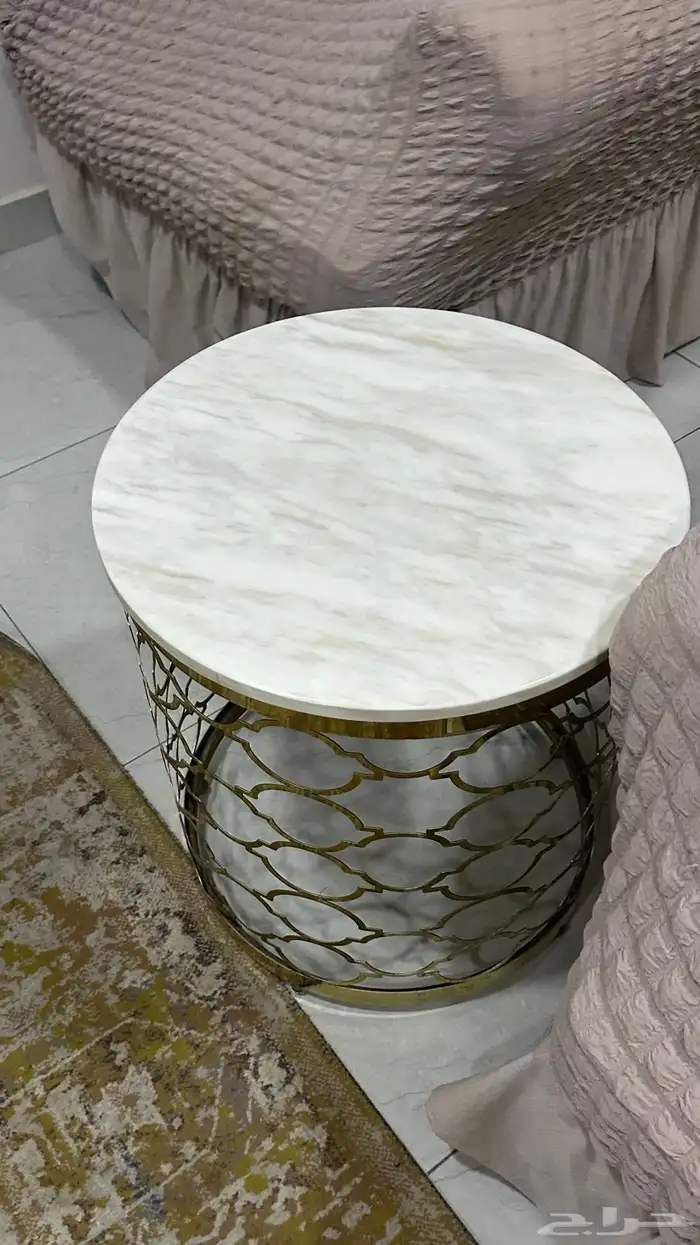 طاولة تقديم 1