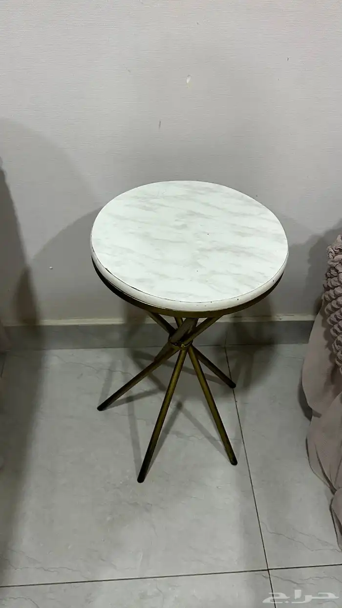 طاولة تقديم 0