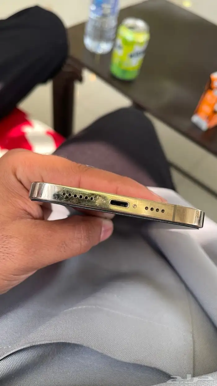 للبيع ايفون 12بروماكس 4