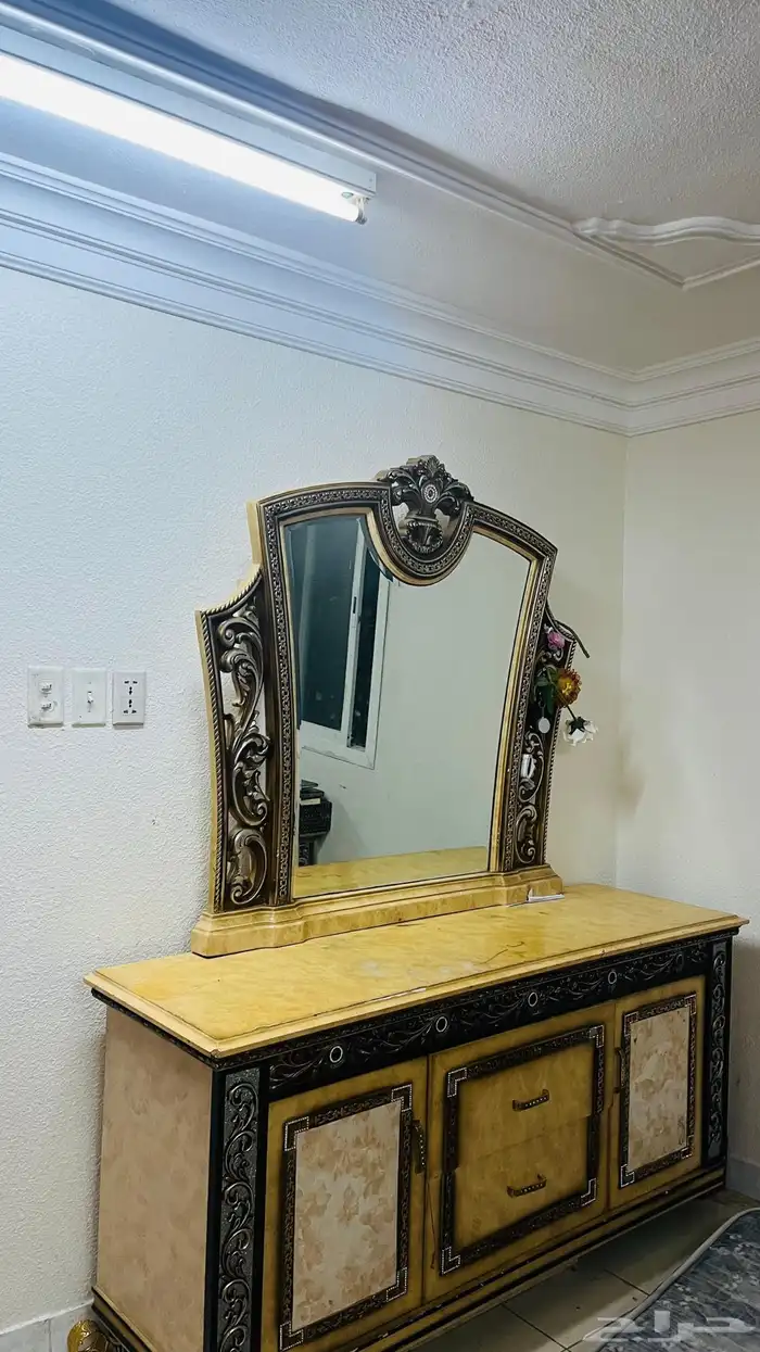 للبيع غرفه نوم وكنب صاله 1