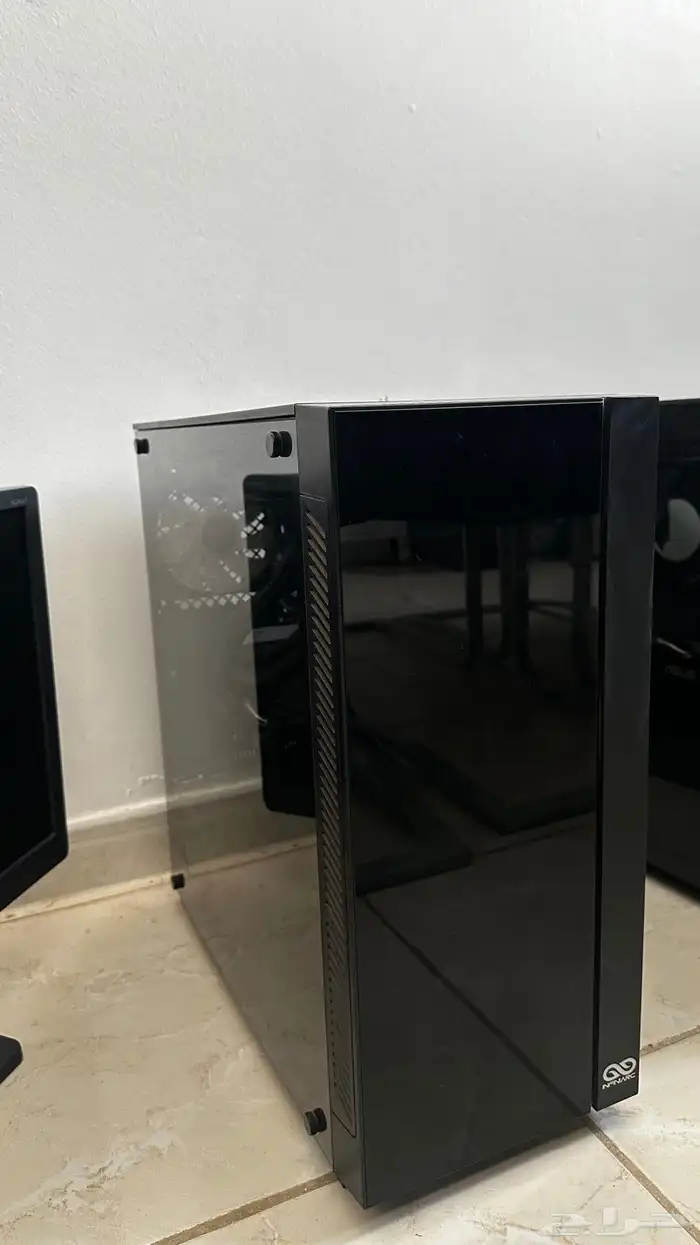 pc بي سي قيمنق مع شاشه قيمنق للبيع   سوني 5 0