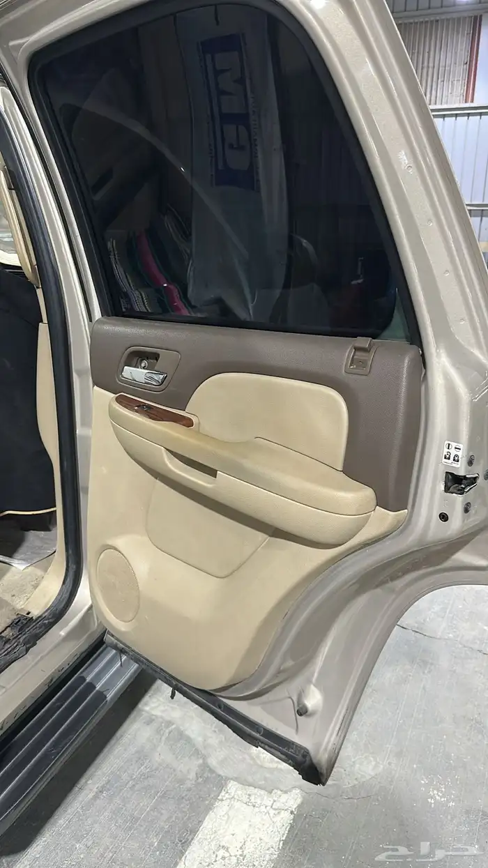 يوكن 2008 اللون ذهبي بدون دبل 5