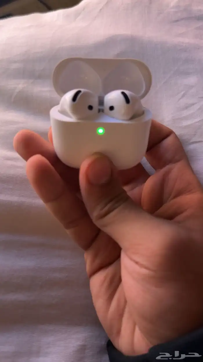 ايربودز 4 مع العزل airpods 2
