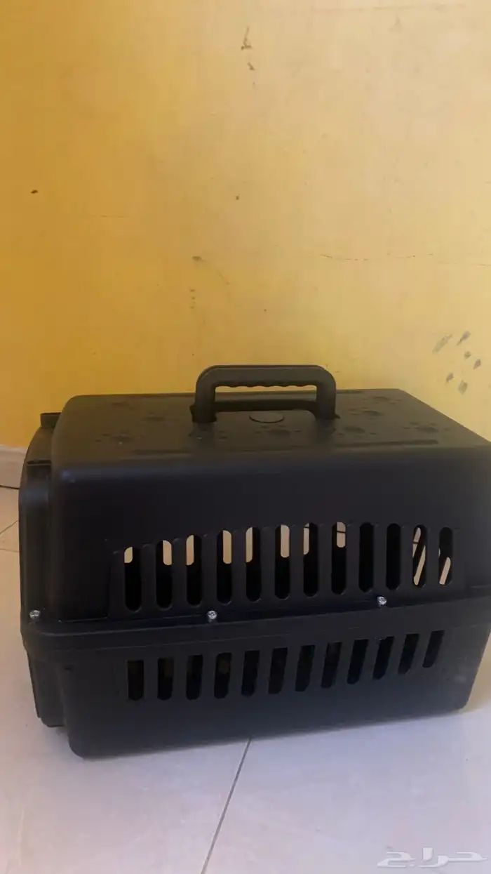 بيت قط اللون اسود و الباب بني فاتح السعر 40 السبب لاحاجه له 4