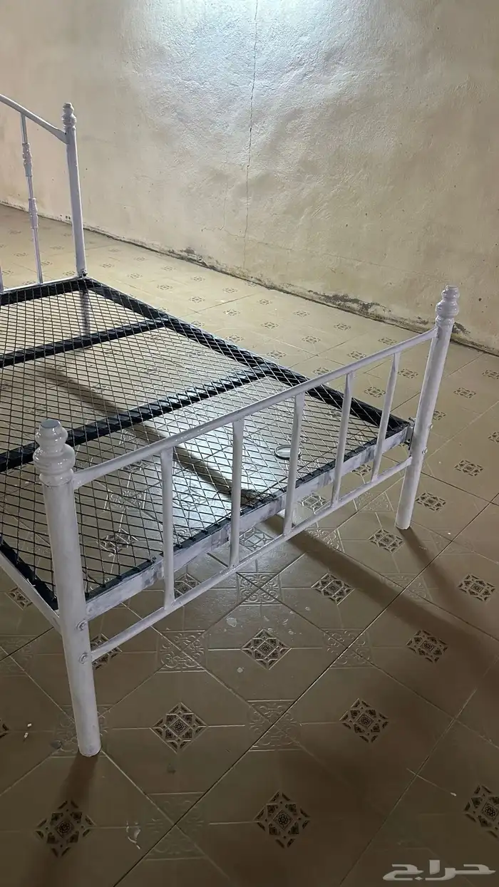 سرير نفر و نص ب 200 1