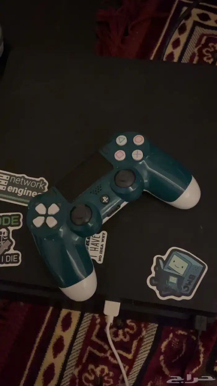 سوني 4 مستخدم للبيع مع يده 2