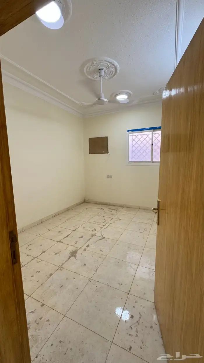 شقة مع ملحق علوي - الرياض حي المنصورة 8