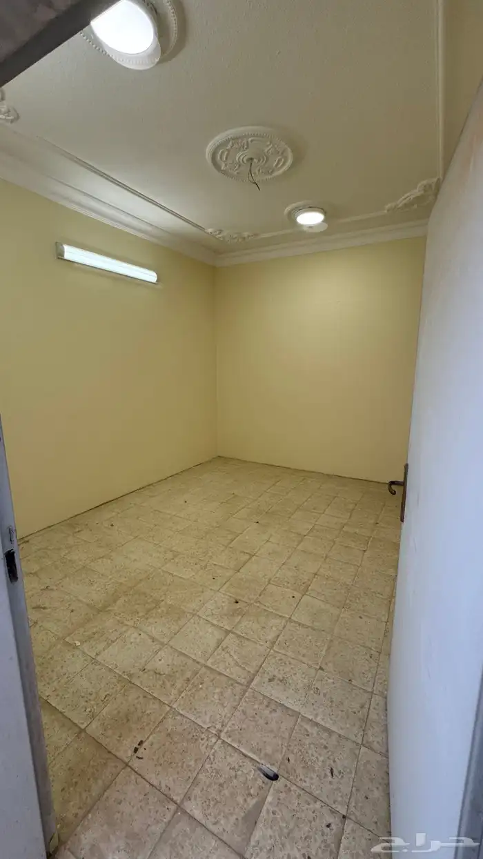 شقة مع ملحق علوي - الرياض حي المنصورة 12