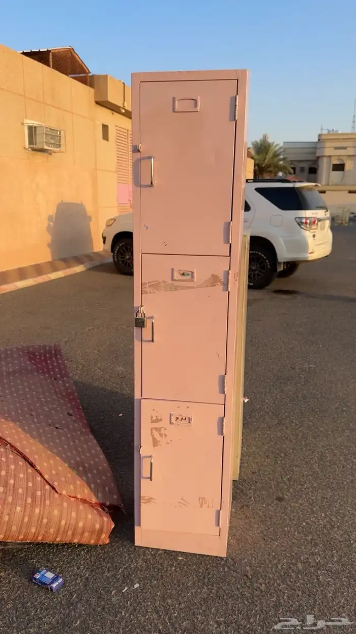كنب و خشب و طاولات و دواليب 9