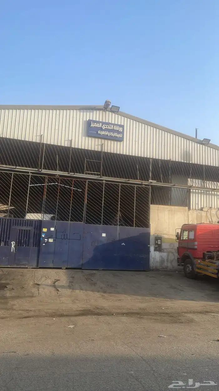 ميكانيكي مرسيدس شاحنات 1