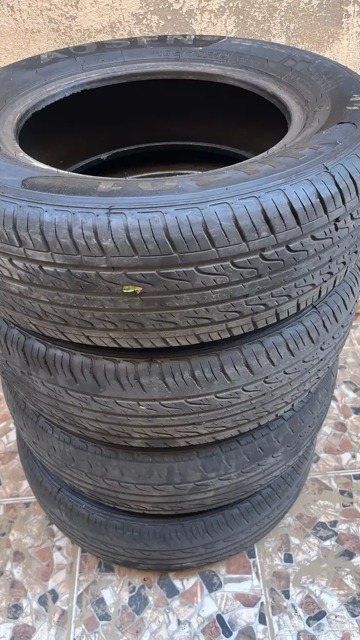 للبيع كفرات نص عمره مقاس 14 يركبون على اغلب سيارات 1