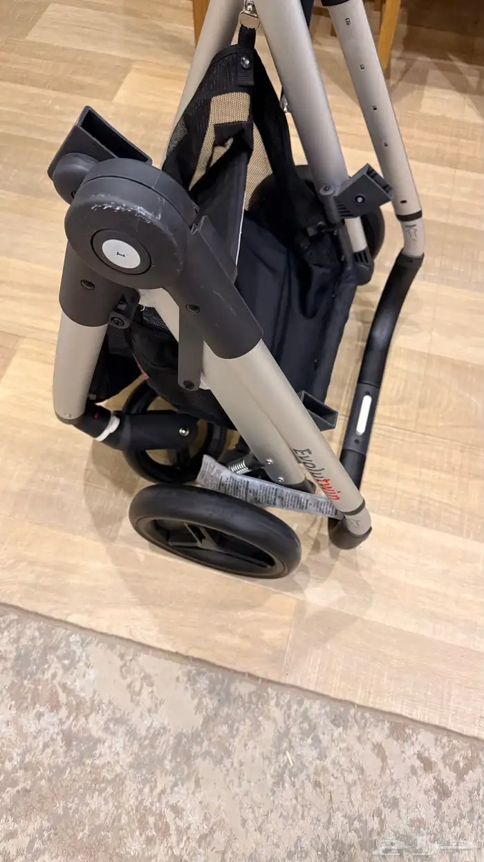 عربية اطفال توأم 8