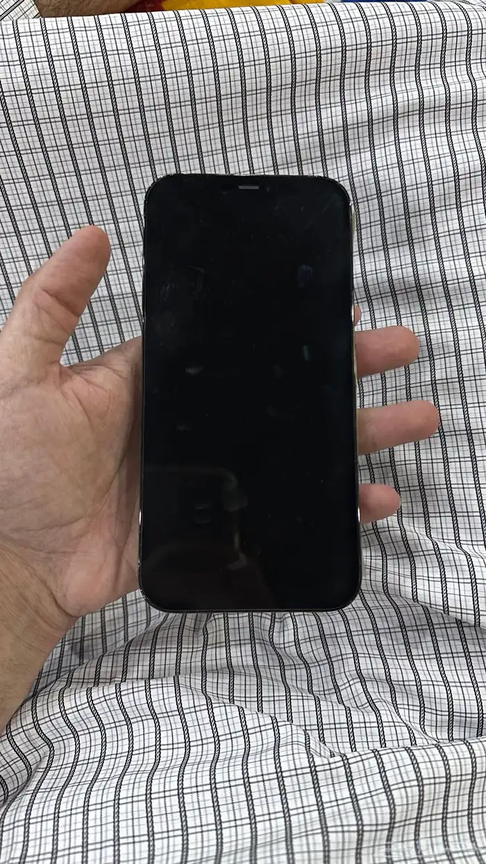 على السوم ايفون 12 برو ماكس 128 0
