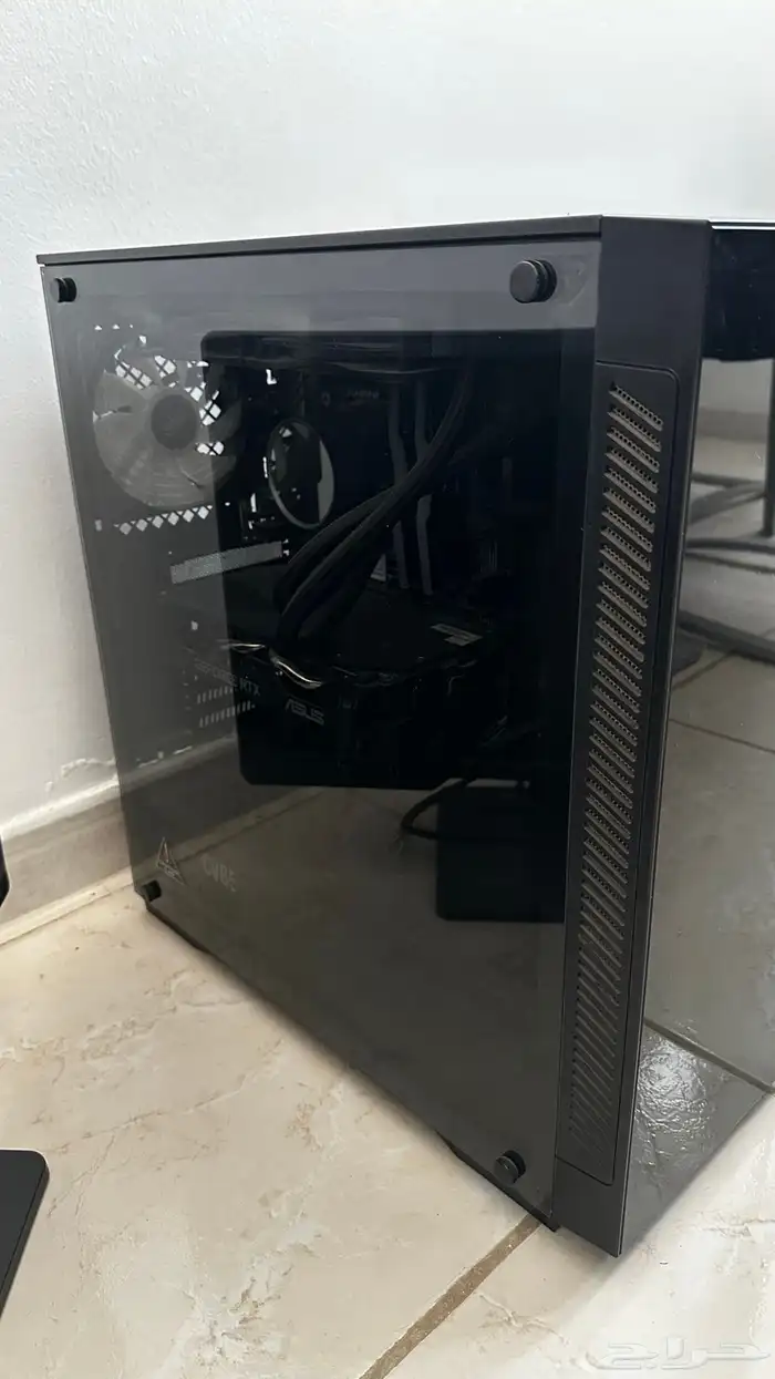 pc بي سي قيمنق مع شاشه قيمنق للبيع   سوني 5 1