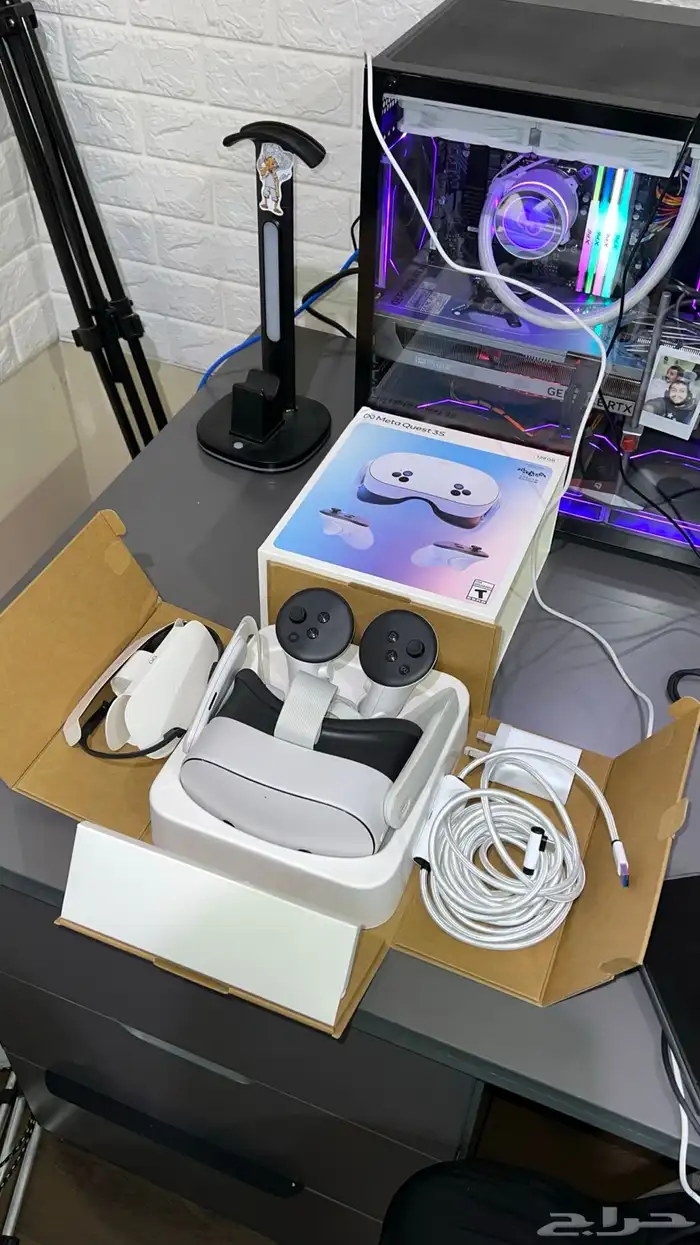 meta quest 3s VR نظاره العاب العالم الافتراضي 2