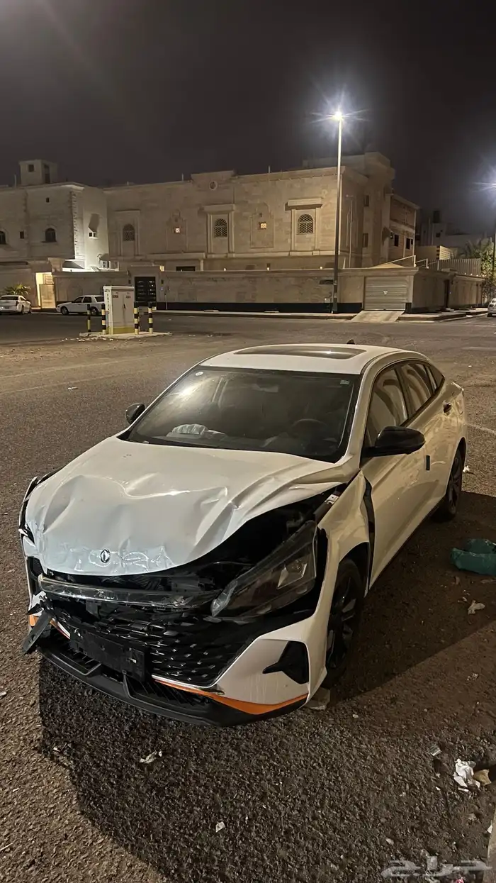 دونج فينج مصدومه للبيع 1