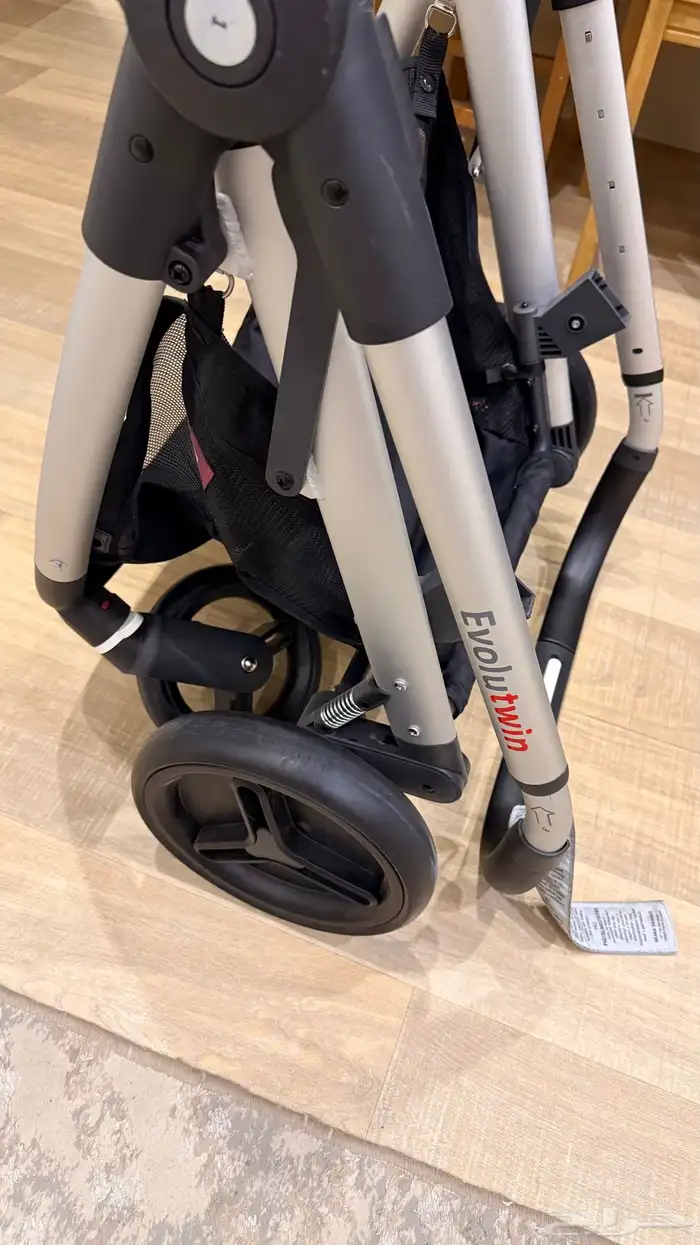 عربية اطفال توأم 9