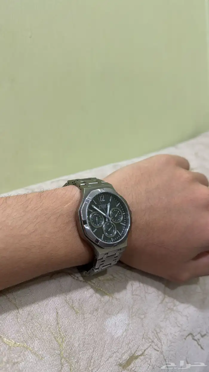 ساعه زايرس الصليه بدون ملحقات نضيفه مره 0