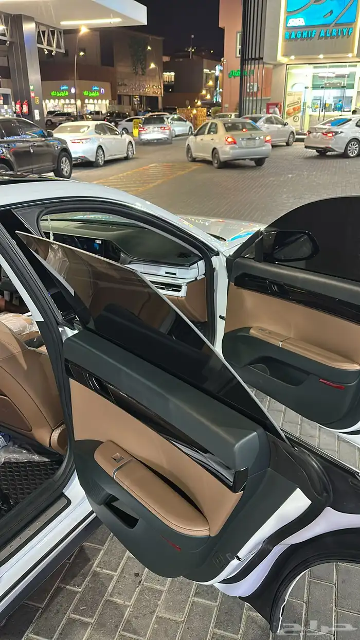 للبيع - ازيرا كلاسيك 2024 10