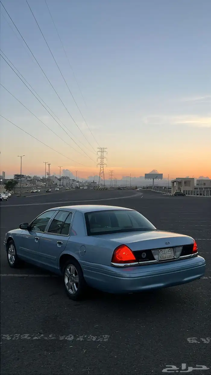 فورد كراون فكتوريا 2011 4