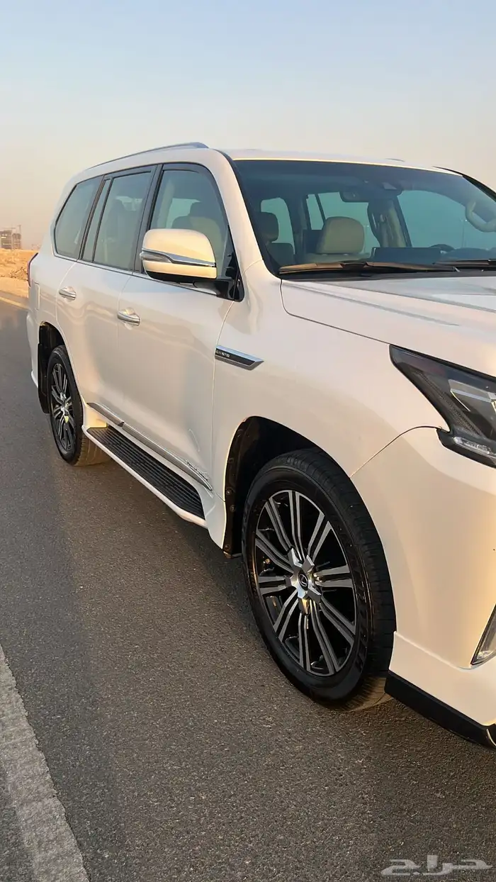 للبيع جيب لكزز 2016 Lx570 2