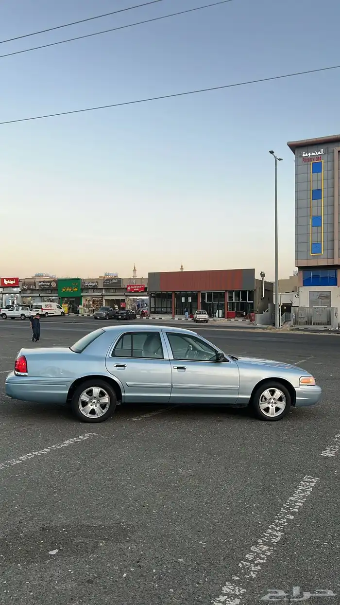 فورد كراون فكتوريا 2011 1