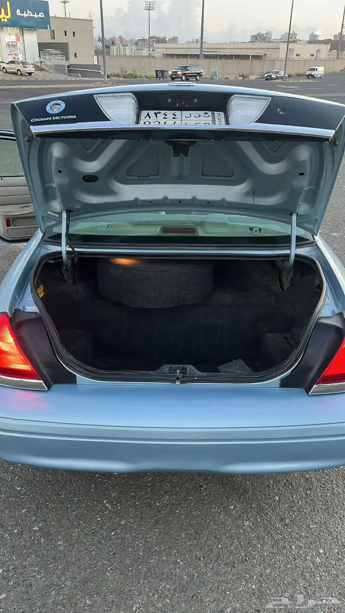 فورد كراون فكتوريا 2011 9