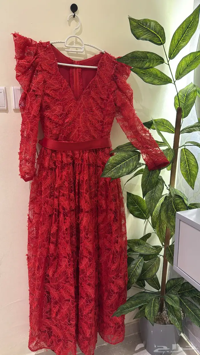 لبس مرتين وفستانين اللي انزلو تفصيل 0