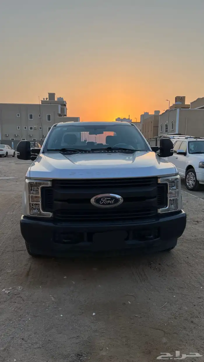 فورد F350 نظيفة جد ا ممشى قليل 40 ألف 0