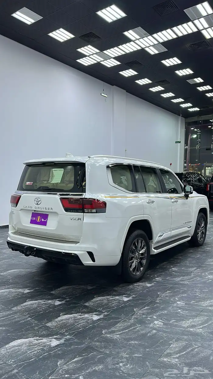 تأجير لاندكروزر GXR تامين شامل 1