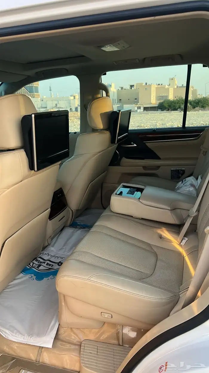 للبيع جيب لكزز 2016 Lx570 11