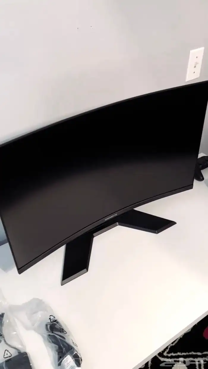 شاشة العاب 4k native للسوني 5 2