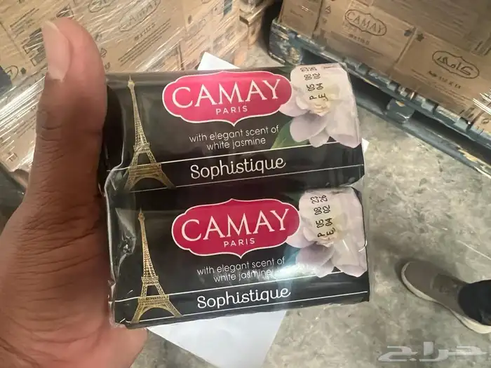 يوجد كمية من صابون لوكس وكامي 4