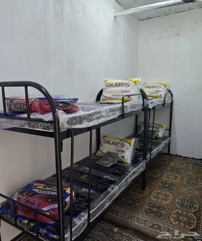 متوفر لدينا   سرير دورين السعر 200  سرير حديد دور واحد السعر 8