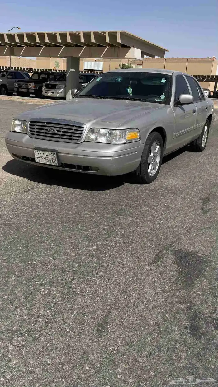 للبيع فورد كراون فكتوريا 2011 1