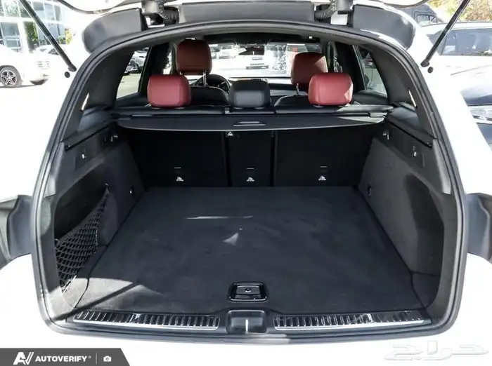 مرسيدس جي ال سي Mercedes GLC 300 4matic SUV موديل 2022 25