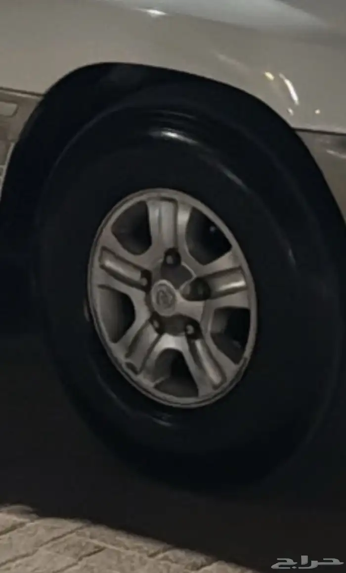 جنوط لاندكروزر 2003 نظيفة مره 0