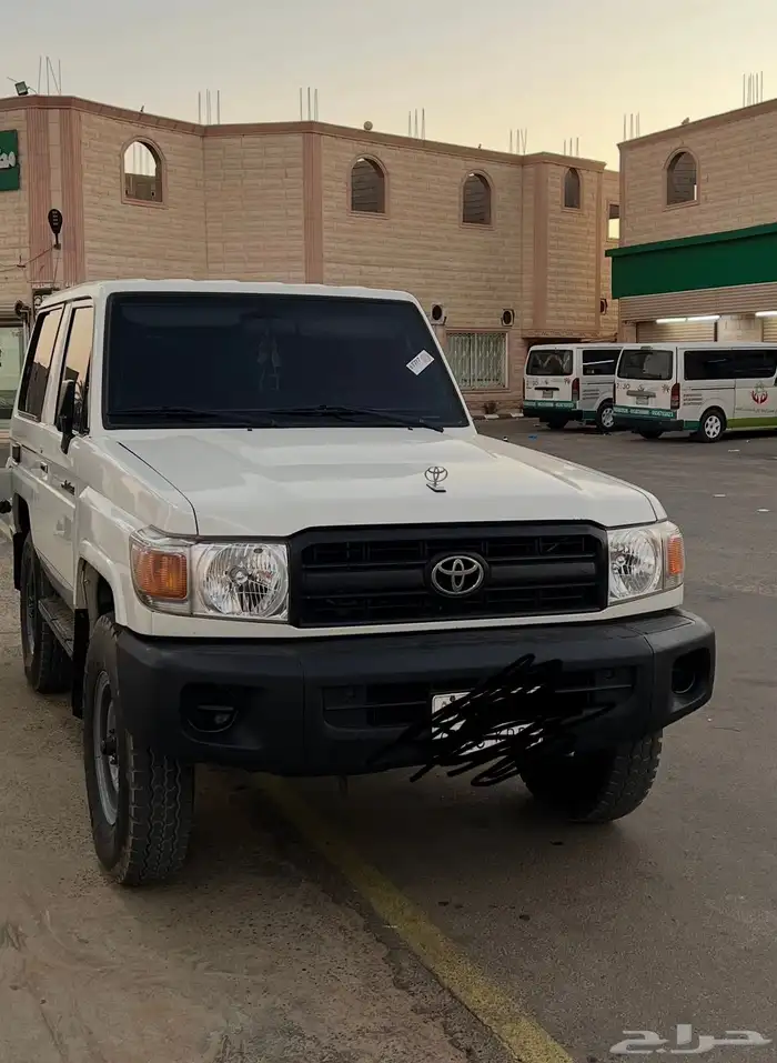 للبيع جيب ربع بوليسي 0