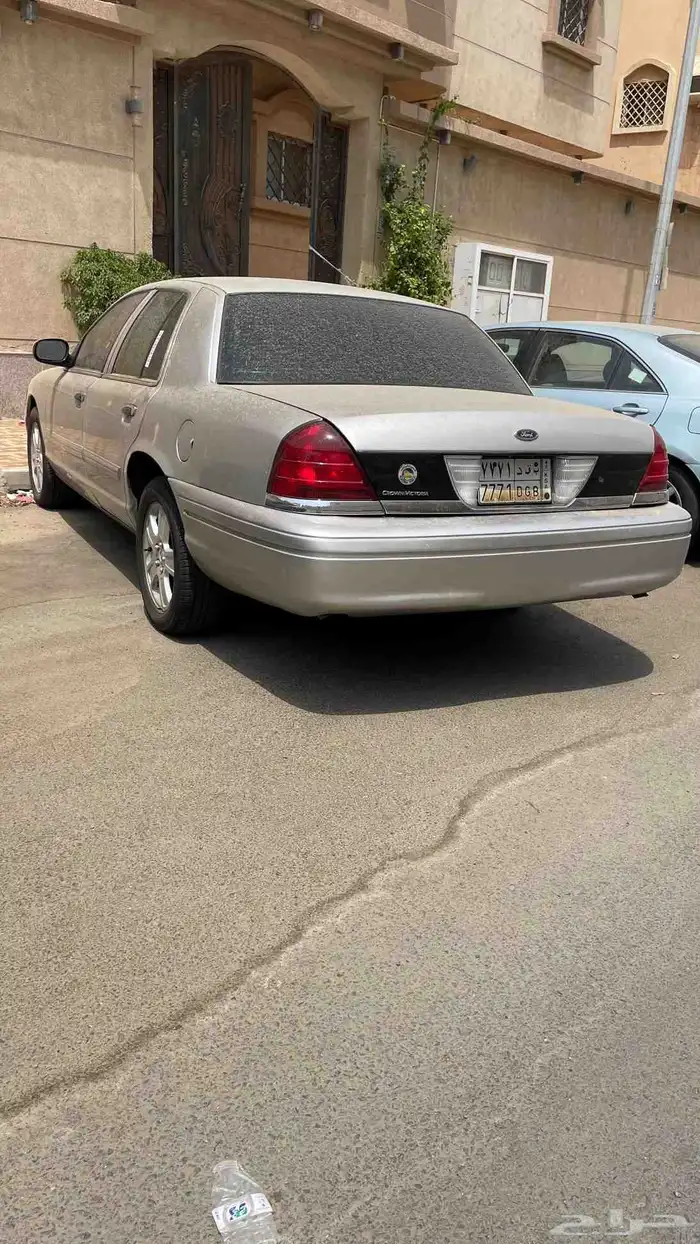 للبيع فورد كراون فكتوريا 2011 4