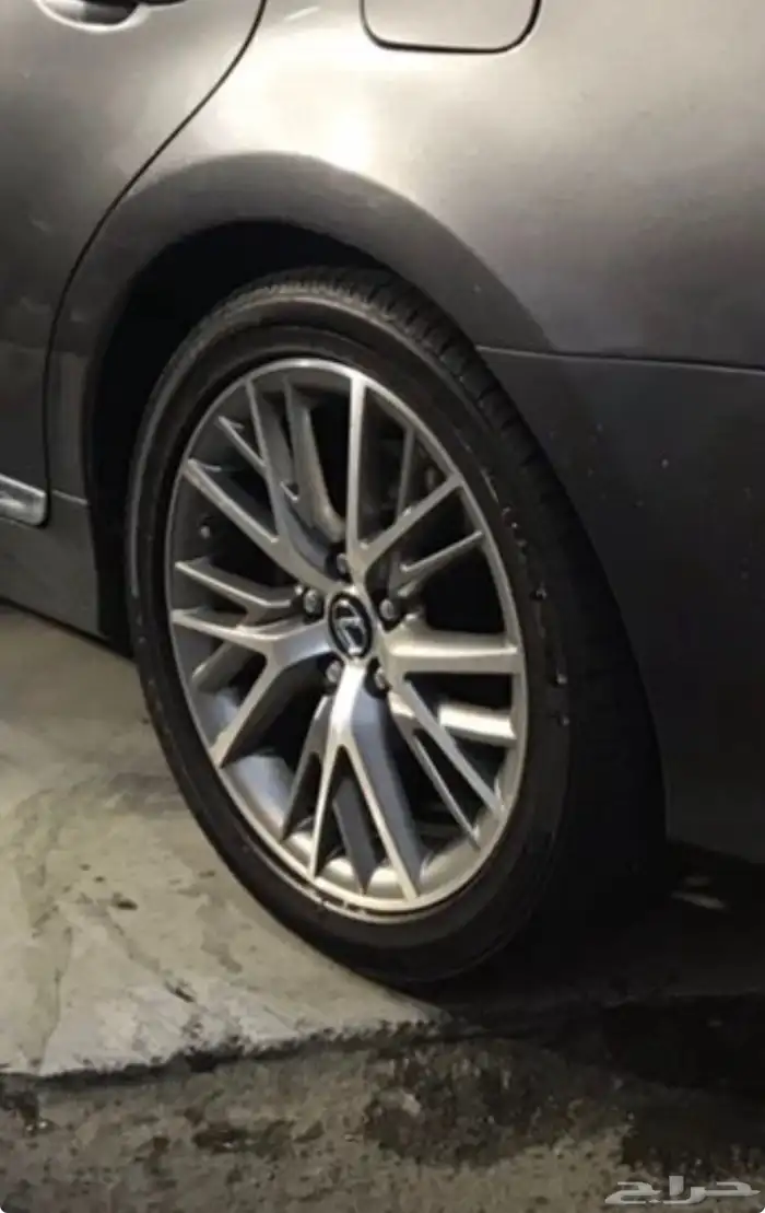 للبيع جنوط لكزس نظيفة مقاس 18 بل كفرات 0