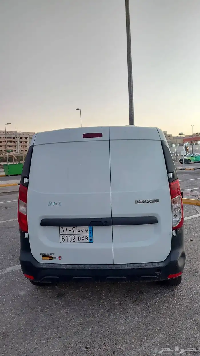 رينو دوكر فإن 2022 6