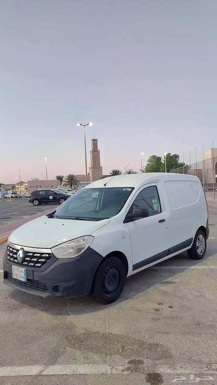 رينو دوكر فإن 2022 4