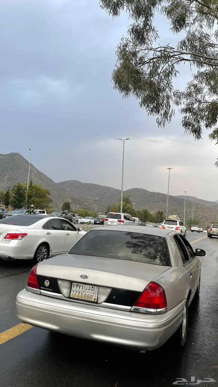 للبيع فورد كراون فكتوريا 2011 5