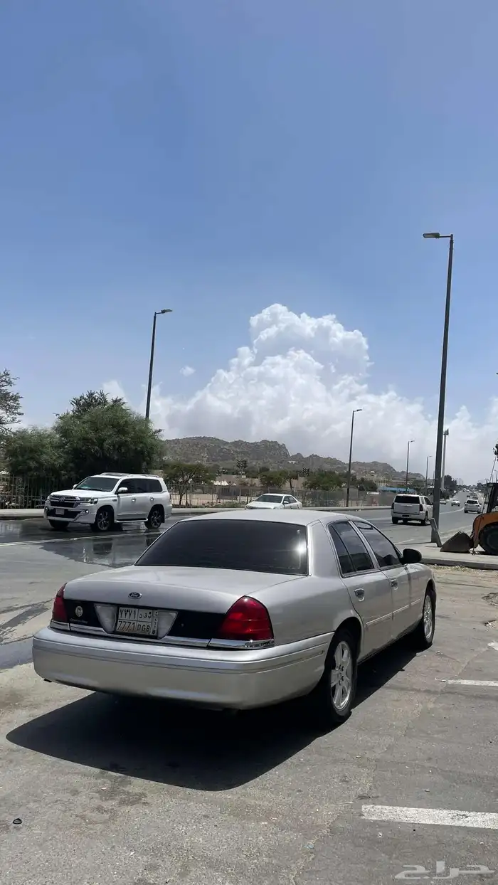 للبيع فورد كراون فكتوريا 2011 3