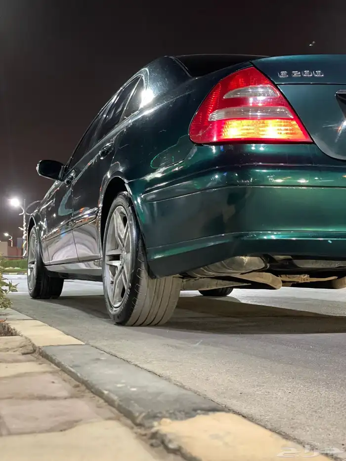 مرسيدس E200 2006 3