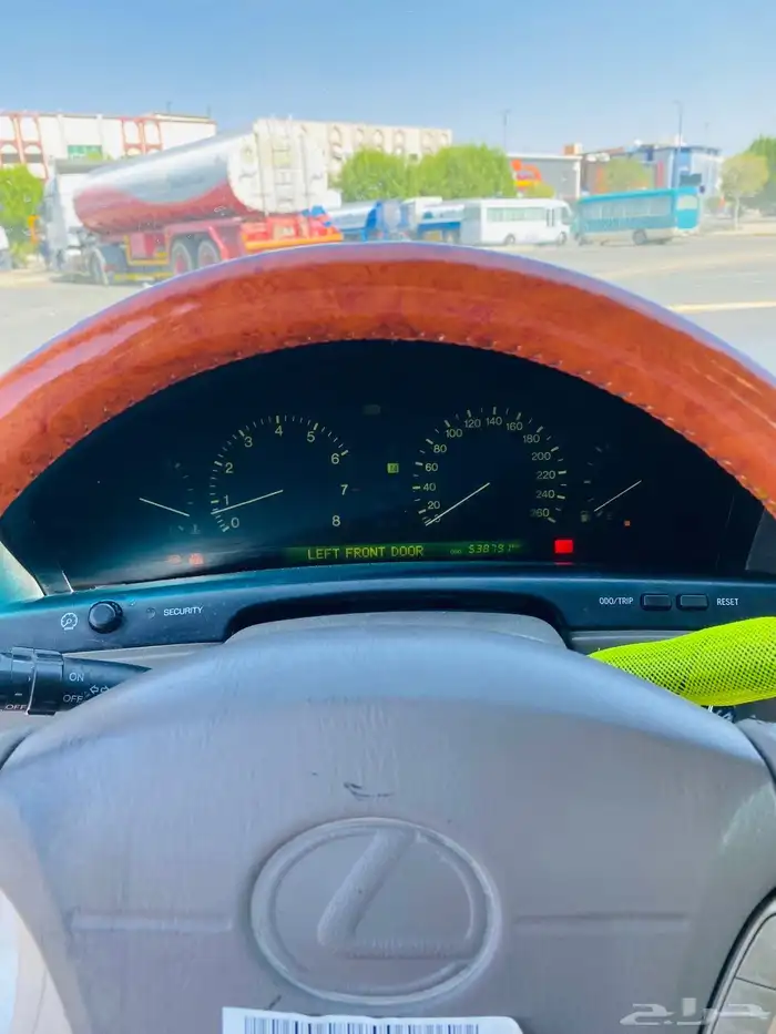 للبيع لكزس موديل 98 15